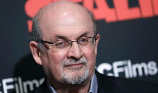 سلمان رشدي يستفيد من حادث الطعن !