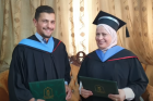 أردنية وابنها يتخرجان في يوم واحد من الجامعة والتخصص ذاته