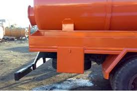 صهاريج نضح في عمّان تنفذ إضرابا عن العمل