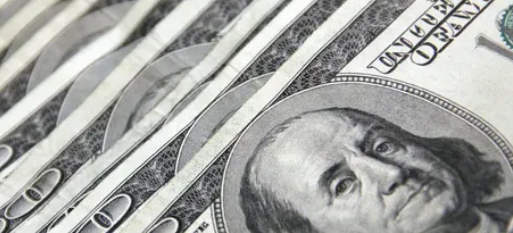 مخاوف النمو في الصين ترفع الدولار لأعلى مستوى في أسبوع