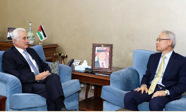 عويس يبحث تعزير التعاون مع كوريا في المجالات التربوية