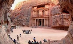 2.870 مليار دولار الدخل السياحي لنهاية تموز الماضي