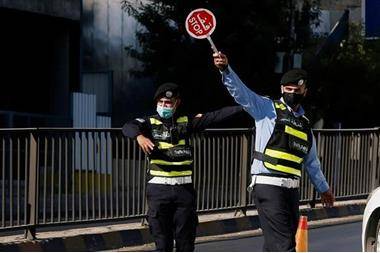 ضبط حدث 12 عاماً يقود قاطرة ومقطورة في البلقاء