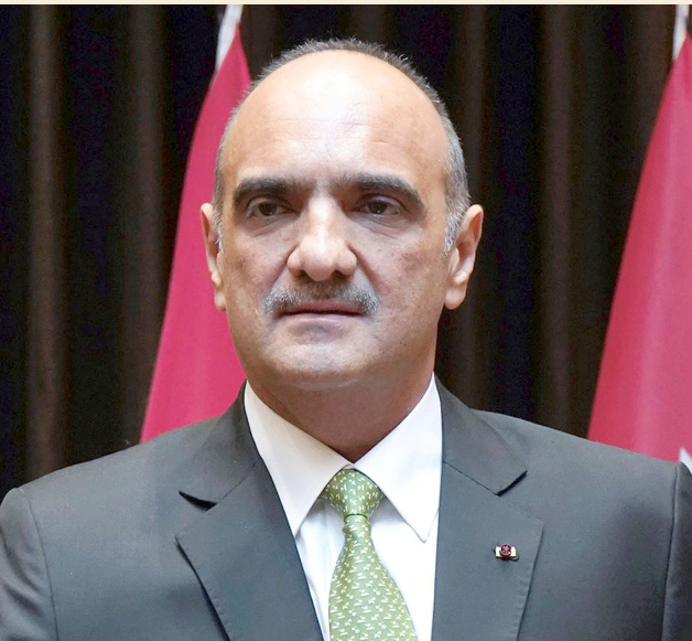 رئيس الوزراء: الحكومة تضع مسوَّدات مشاريع القوانين بإرادة ذاتيَّة منفردة