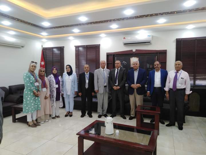 محافظ الزرقاء يستقبل رئيس مبادرة مشروعك وطنك ورئيس وأعضاء مجلس محافظة الزرقاء للمبادرة