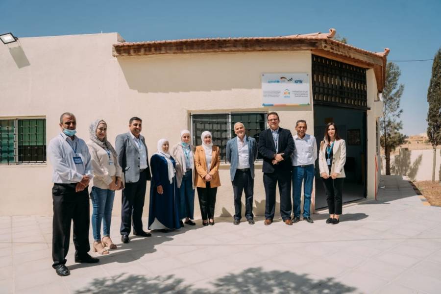 وزير التنمية الاجتماعية يفتتح اعمال توسعة مركز الملكة رانيا العبدالله لتكنولوجيا المعلومات وخدمة المجتمع في الموقر .