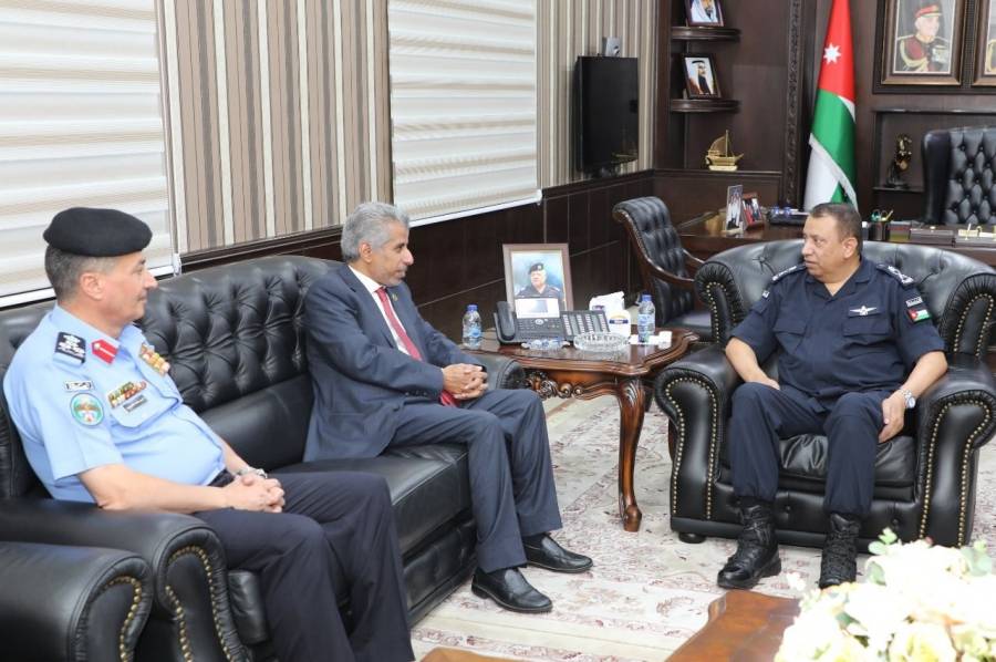 الحواتمة يلتقي امين عام مجلس وزراء الداخلية العرب