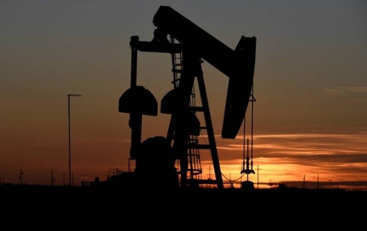 انخفاض أسعار النفط عالميا