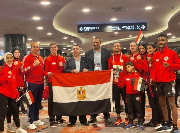 السفير المصري في كوالالمبور يلتقي المنتخب المصري المشارك في بطولة العالم للمصارعة التايلاندية مواي تاي