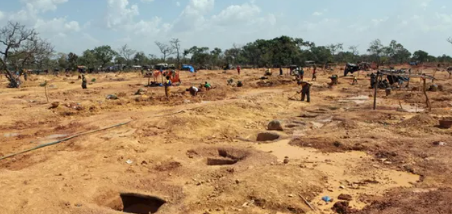 بريق الذهب.. فاغنر وداعش يتسابقان على كنوز مالي