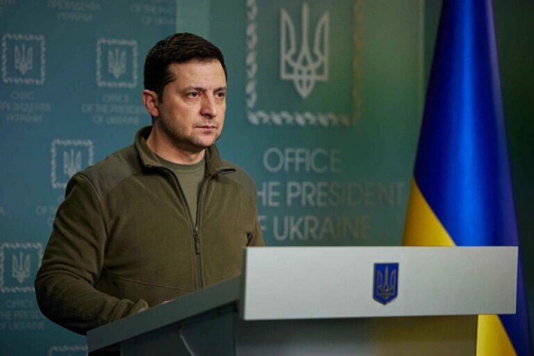الرئيس الأوكراني: سنستعيد السيطرة على دونباس والقرم مهما كان الثمن
