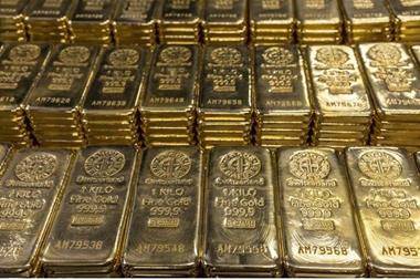 تراجع الذهب مع صعود الدولار عالمياً