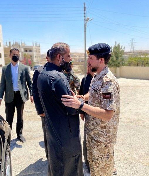 ولي العهد يقدم واجب العزاء للمحامي الدعجة بوفاة أطفاله الخمسة