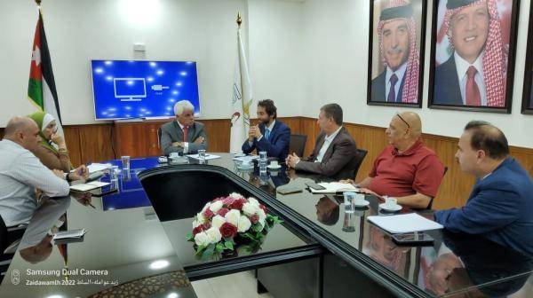 بلدية السلط وحرير تبحثان إطلاق مشروع لتصنيع الباروكة من الشعر الطبيعي