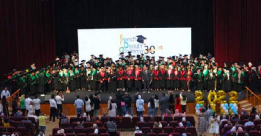 أكاديمية الفنون والتكتيك الفرنسية للتجميل تحتفل بتخريج 220 متدرب ومتدربة