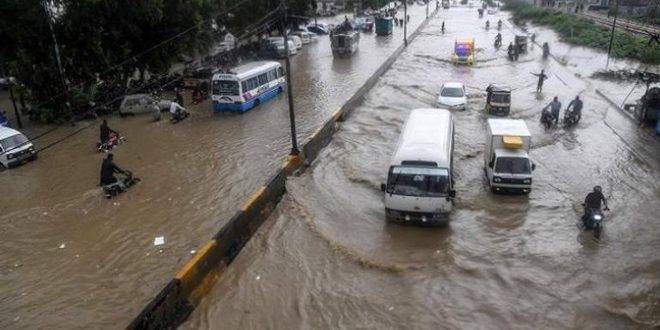 مصرع 34 شخصاً جراء الأمطار والفيضانات في باكستان