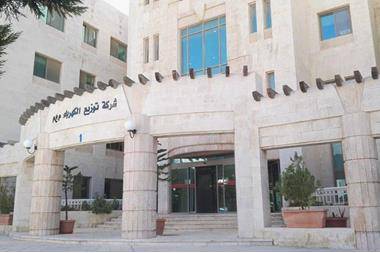 توزيع الكهرباء لمشتركيها: الكوادر في الميدان