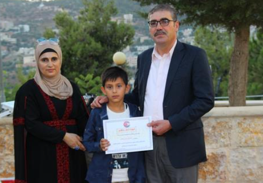 عجلون : الفريحات يكرم 35 طالبا وطالبة تدربوا بدورات على الرسم