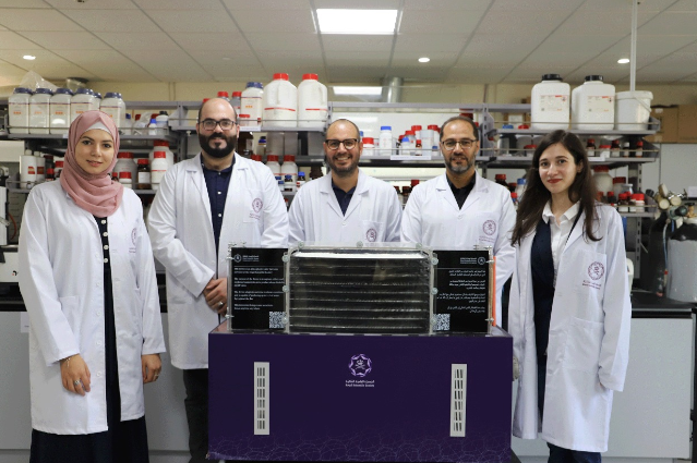 الجمعية العلمية الملكية تبتكر جهازا لإنتاج مياه صالحة للشرب من الهواء