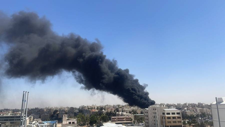 حريق ضخم في العاصمة عمان  صور