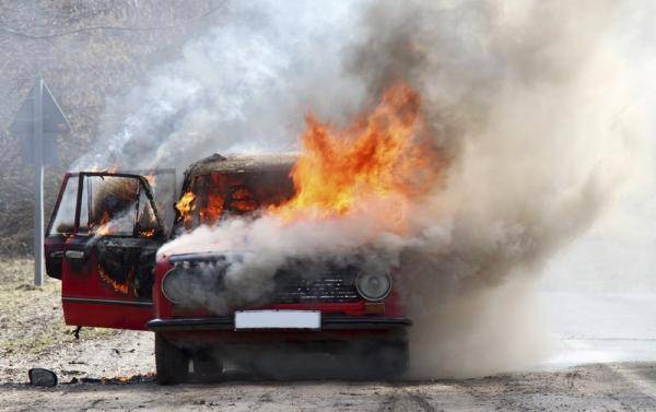 6 نصائح مهمة للسائقين حال اندلاع حريق مفاجئ بالمركبة