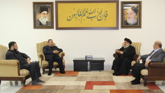 نصر الله يلتقي وفدا من قيادة حماس