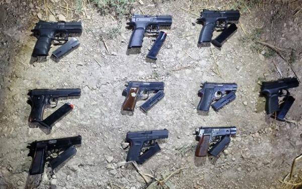 جيش الاحتلال يعلن اعتقال شبكة تهريب أسلحة على الحدود الأردنية