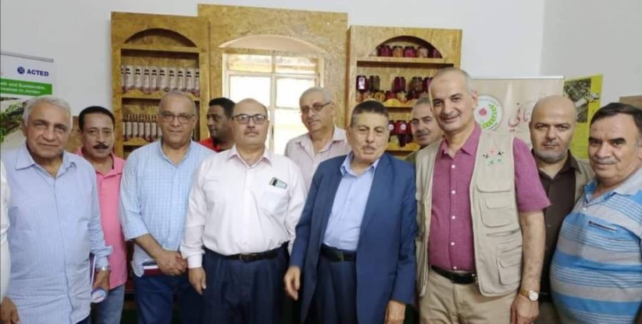 وفد من الاتحاد التعاوني العربي يزور جمعية كفرسوم التعاونية لمنتجي الرمان...صور 