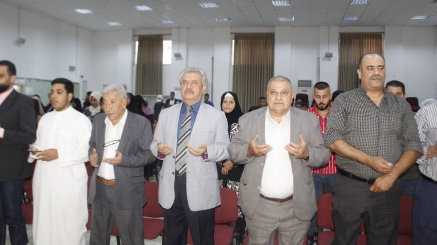 تجمع اربد للمتقاعدين العسكريين يشارك بتوزيع الحقائب المدرسيه على عدد من الايتام في مخيم اربد....صور 