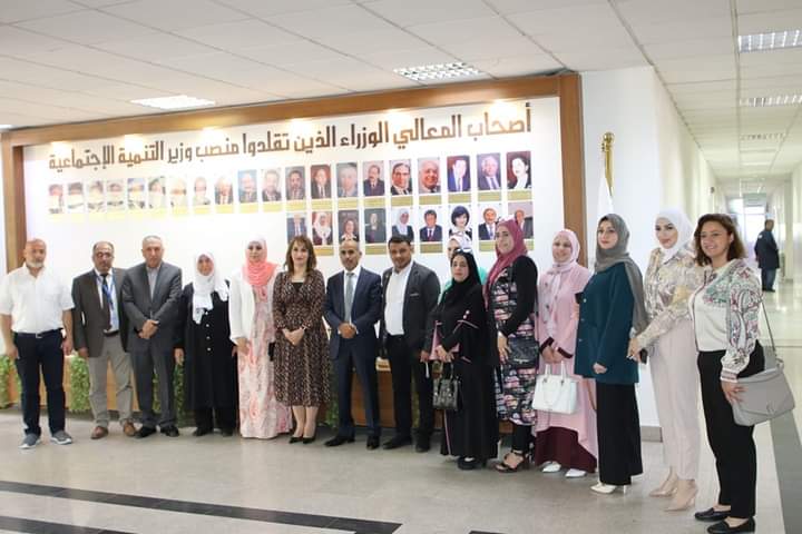 تكريم الطلبة الناجحين في الثانوية العامة المنتفعين من خدمات وزارة التنمية وتكريم الدور الإيوائية لجهودهم.