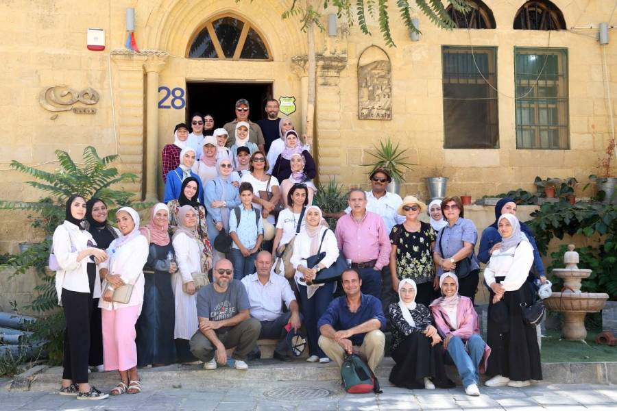 لجنة الحفاظ على التراث العمراني ومجلس الابحاث البريطانية يزوران مدينة السلط التاريخية...صور 