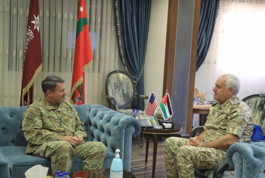 رئيس هيئة الأركان المشتركة يستقبل المنسق الأمني الأمريكي في القدس والسفير الكوري في  عمان