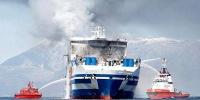 اندلاع حريق في عبارة على متنها 300 شخص قبالة السواحل السويدية