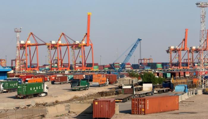 أنصار مقتدى الصدر يغلقون مداخل ميناء أم قصر بالعراق