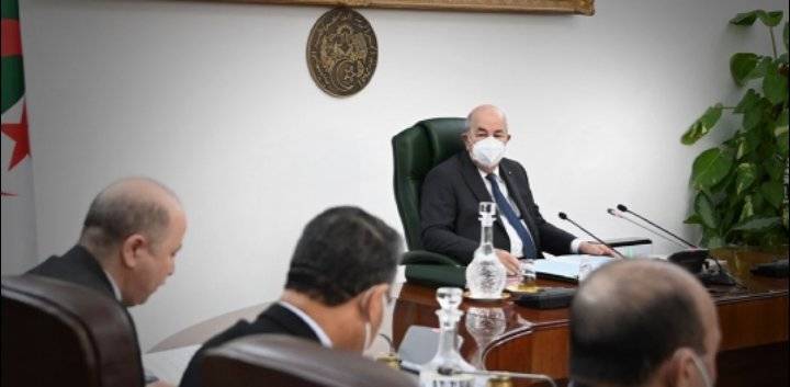 الرئيس الجزائري يأمر باستحداث المجلس الأعلى للصحافة