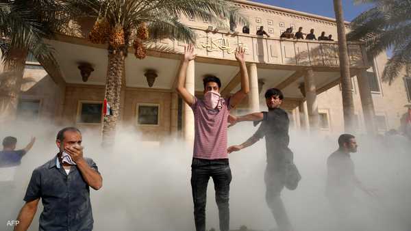 بيان مفاجئ لزعيم ديني يشعل الوضع في العراق