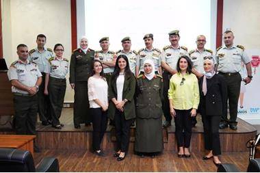 الخدمات الطبية تعقد ورشة عمل خاصة بالأطفال المصابين بالشلل الدماغي