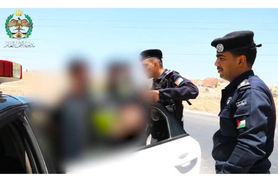 لحظة ضبط شخص متورط بالمخدرات بالأردن