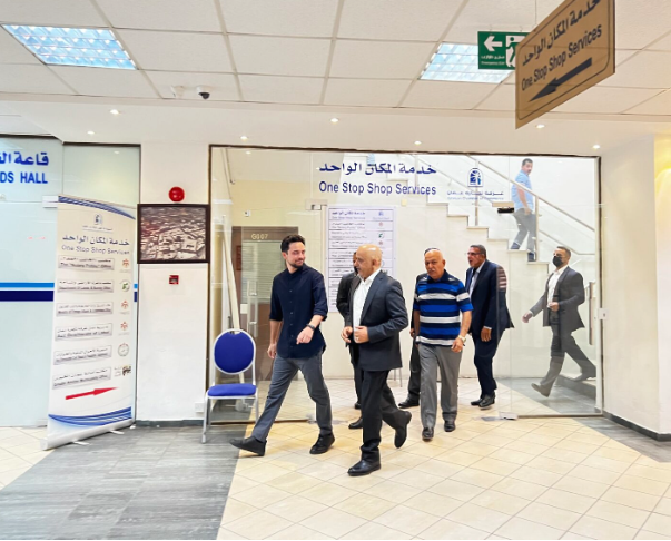ولي العهد يزور مقر خدمة “المكان الواحد” في غرفة تجارة عمّان