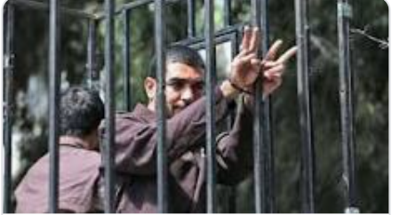 1000 أسير يشرعون غدا بإضراب مفتوح عن الطعام