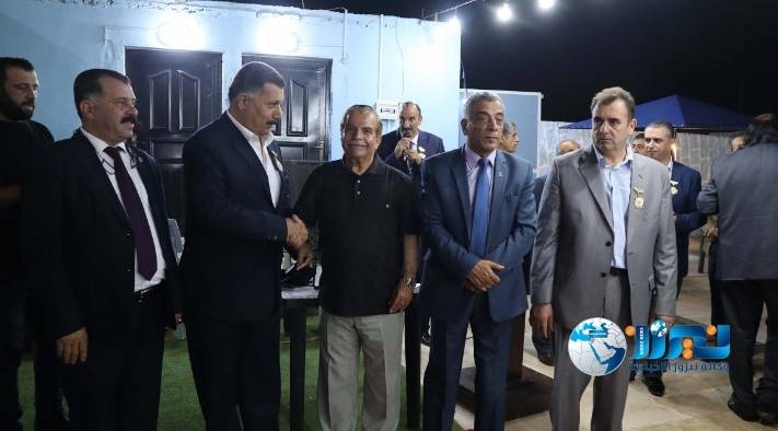 الطيب يمنح احمد النعيمي شقيق وزير التربية والتعليم الأسبق الدكتور تيسير وسام مئوية الدولة الأردنية