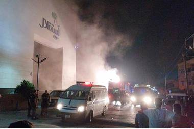 السير: تجمهر الفضوليين قرب حريق الاستقلال أحدث إرباكاً مرورياً