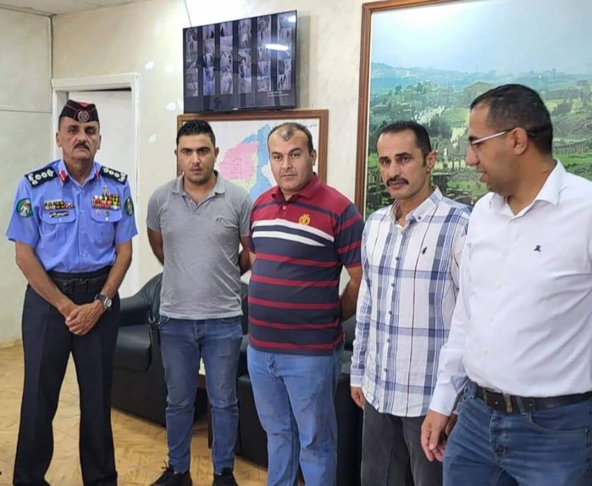 العقيد العبيدات يكرم عدد من مرتبات البحث الجنائي في جرش