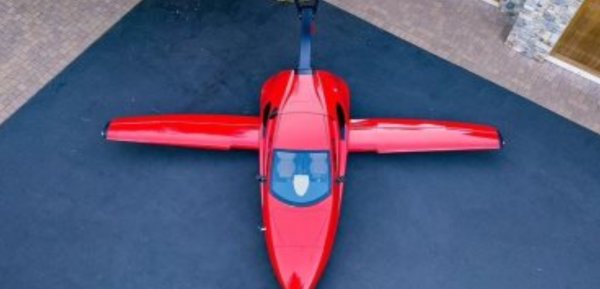 أول سيارة ثلاثية العجلات فى العالم يمكنها الطيران