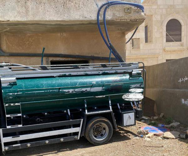 ضبط اعتداءات على خطوط مياه رئيسية في السلط لتعبئة صهاريج خاصة