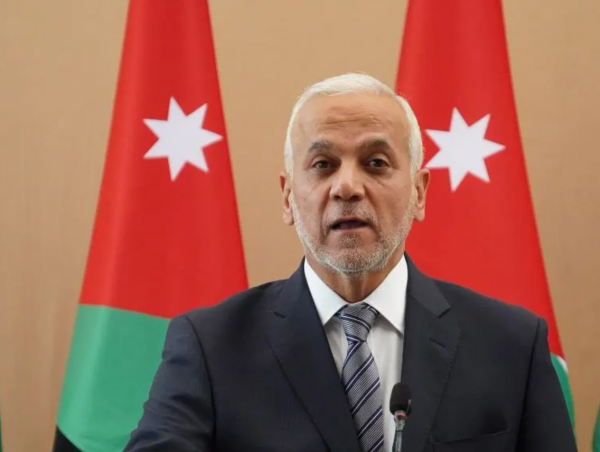 المفلح عن مسنة ظهرت بمقطع فيديو: الحالة قديمة وادخلت لدار المسنين