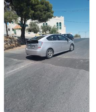 الانتشار العشوائي للمطبات في طرق السلط يلحق الضرر بمركبات المواطنين