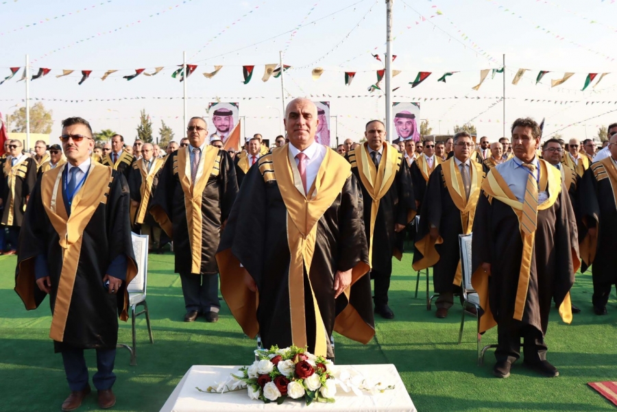 جامعة الحسين بن طلال تحتفي بتخريج الفوج الثالث والعشرين من طلبتها...صور 