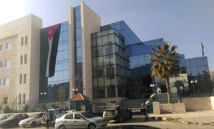 المواصفات: حجز كميّات محدودة من “محايات أقلام الرصاص”