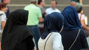 مختصون: المرأة هي المستفيد الأكبر من القوانين المحدّثة